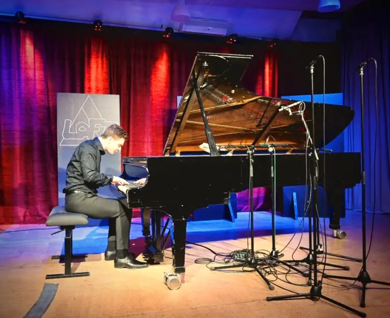 537BC98B-E4AE-4474-872D-4EC163692136_1_201_a